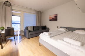 Prestigious Apartment & Enjoy Waterfront Living